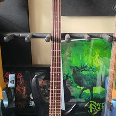 Ibanez Soundgear 5 string bass.