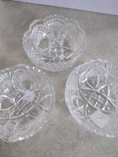 Set Of Three Small Bowls Kristal Valaska Bela