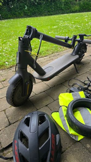 Xiaomi Mi Electric Scooter, Helmet, Spare Tyre and Hi-Vis Vest 180 euro