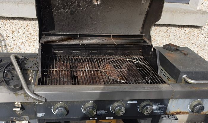 4 Burner BBQ for Repair or Parts