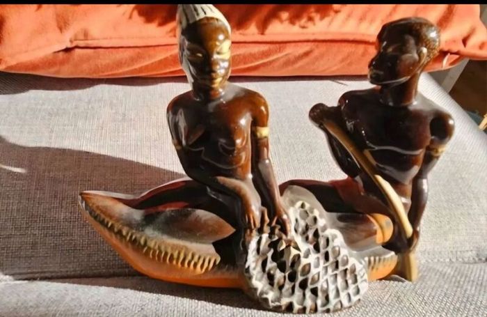 Whole Lot of Ornaments and Decorative Items