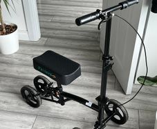 Panlova Foldable Knee Scooter / Knee Walker - Used 3 Weeks Only