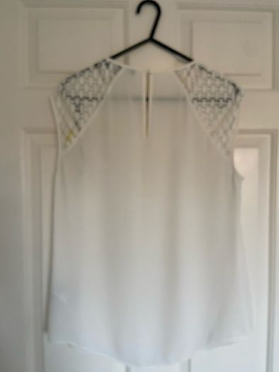 Karen Millen lacy top size 8 new with tags