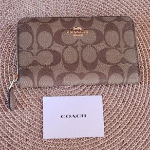 Coach purse (brand new)