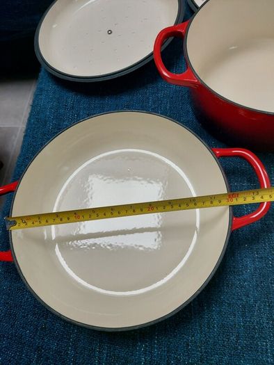 NEW - Set of 2 enamelled cast iron round casserole & pan