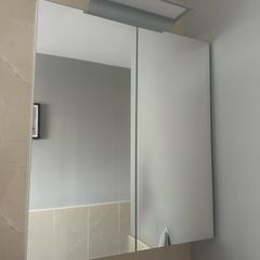 Bathroom mirror used only few months