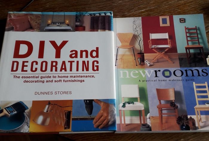 2 Books (lot) - DIY and Decorating / New Rooms - Practical home makeover guide