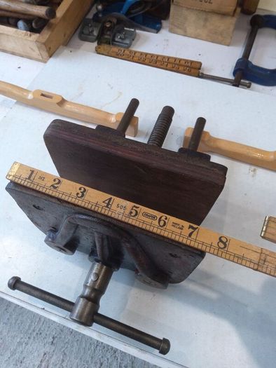 carpenters  vice.