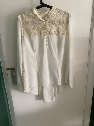 BNWT cream & gold blouse
