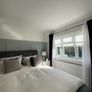 king size bed Image 3