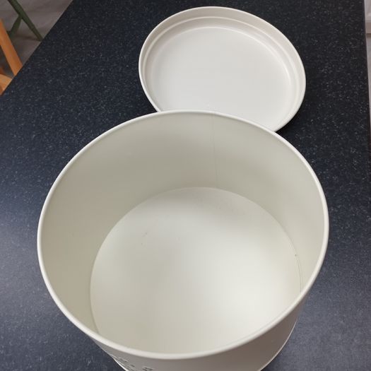 Cake/Cookie storage tin, Jeff Banks