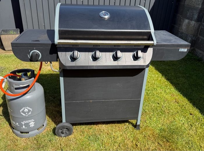 Gas barbecue