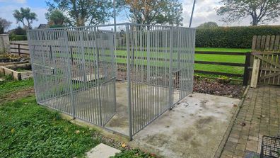 Dog Run & Transport Cages