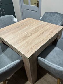Kitchen table and 4 chairs