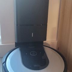iRobot Roomba i7+ with Auto-Empty Base (For parts / To repair)
