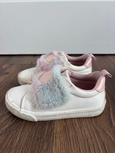 Girls white trainers with fluffy pink hearts