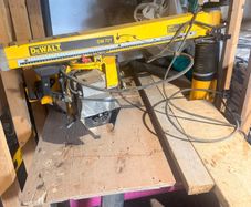 Radial arm saw