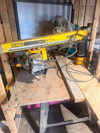 Radial arm saw