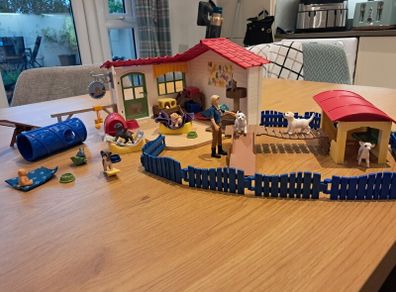 Schleich dog day care