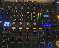 CDJ 2000 nexus X2 & DJM750 mk2