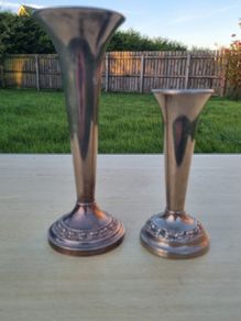 Two vintage "soliflore" (bud) vases by Lanthe