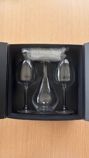 Connoisseur Decanter & Set of 2 Red Wine Glasses 610ml Gift Box
