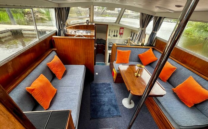 Aquafibre 32 Motor Cruiser