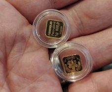 2 grams of gold make an offer