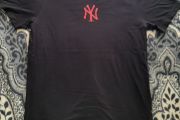 Official New York Yankees Black T-Shirt