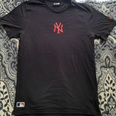 Official New York Yankees Black T-Shirt