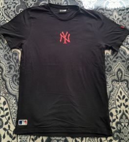 Official New York Yankees Black T-Shirt