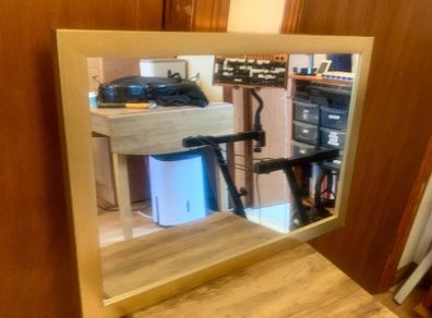 Elegant Gold Framed Wall Mirror (71 cm x 51 cm) Excellent Condition