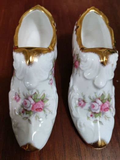 Vintage Paragon "Victoriana Rose"  Pair Miniature Shoes