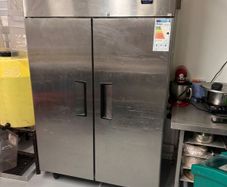 Commercial refrigerator
