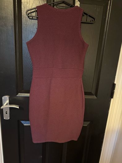 Boohoo bodycon V neck dress BNWT