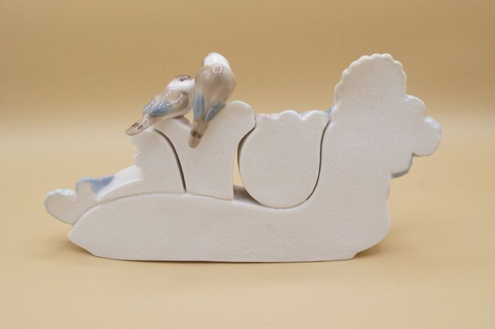 Gorgeous Vintage Love Sign Nao by Lladro.