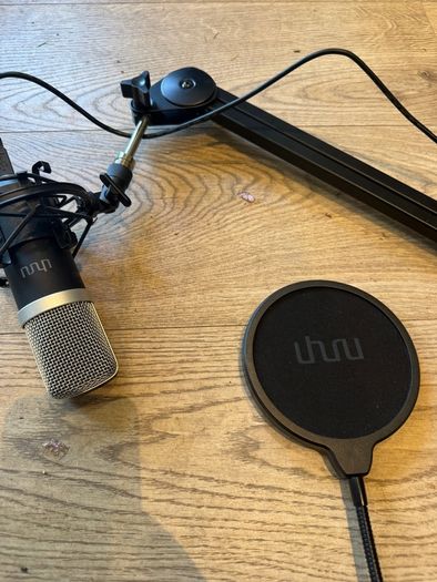 Uhuru USB Condenser Mircophone & Arm