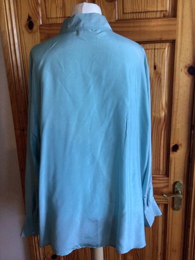 Ann Harvey Ladies Green Silk Blouse / Shirt Size 26 Includes Post