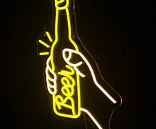 Beer Neon Sign Hand Holding Beer Bottle Neon Light Sign Yellow White Led Neon Light for Wall Decor USB Beer Letter Led Sign for Bar Club Pub Store Shop Wedding Birthday Party Decor Sign (FREE POSTAGE)