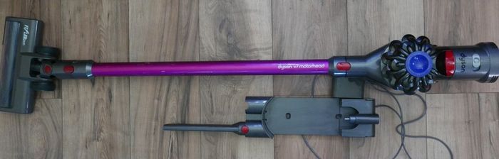 Dyson V7 Motorhead Stick Vacuum Cleaner (works well)