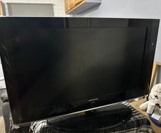 TV Samsung 32 inches, working well, No Remote control