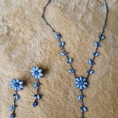 Avon Necklace and earrings set