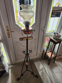 Fabulous expandable working oil lamp wih brass and copper detailing