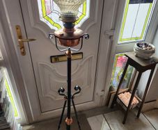 Fabulous expandable working oil lamp wih brass and copper detailing