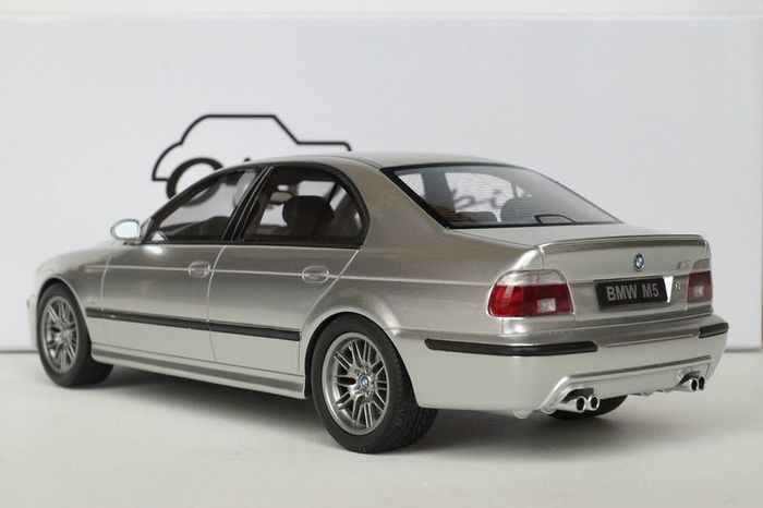BMW M5 e39 Otto-mobile OT-747 1/18 New in Box