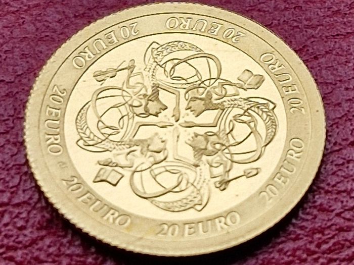 2007 Central Bank Celtic Culture 20 Euro Gold coin in box with Coa. (1.24 Grams)