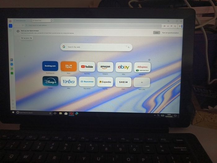 Linx 12x64 Windows tablet