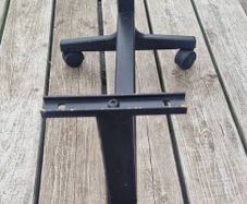 Stand on wheels