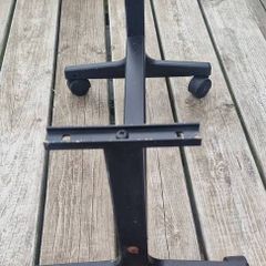 Stand on wheels