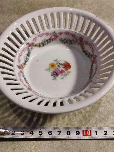 Lovely Antique Bavaine Flowery Dish.